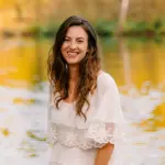 Durch das Lernen der Basics und einem individuellem Kontenmodell habe ich jetzt den Durchblick in meinen Finanzen - privat als auch im Business. Meine regelmäßige "Money Routine", die ich während der Zeit etablieren konnte hilft mir dabei, diesen auch zu behalten. Wünsche, Glaubensätze und das Mindset werden angeschaut und ich hab auch so einige Muster erkannt, an welchen ich noch arbeiten darf. Auf jeden Fall ist meine Zeit des Schämens vorbei und ich empfehle das Programm allen, die nicht nur super praktische Exceltabellen bekommen möchten, sondern auch alle (unangenehmen) Themen die mit den eigenen Finanzen zusammenhängen auf einfache Weise beleuchten und verstehen möchten.